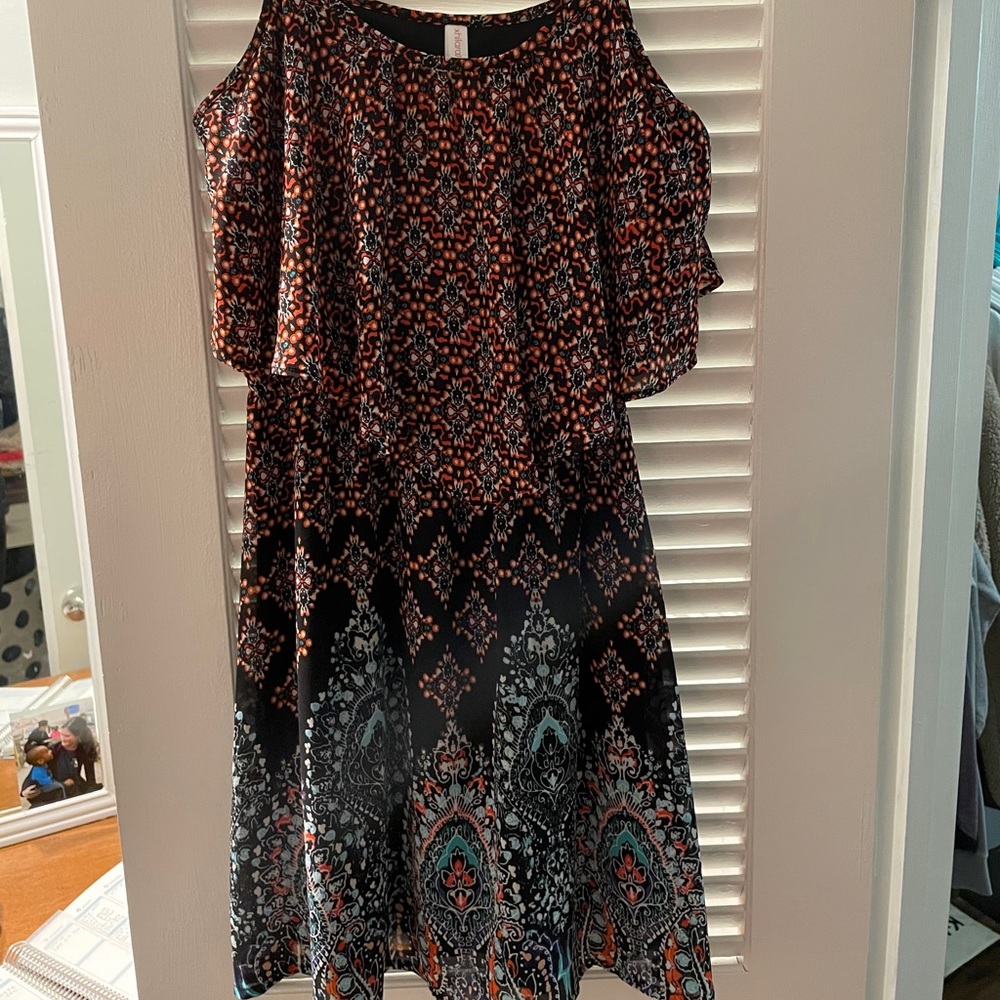 Multicolored dress for women/teenagers!